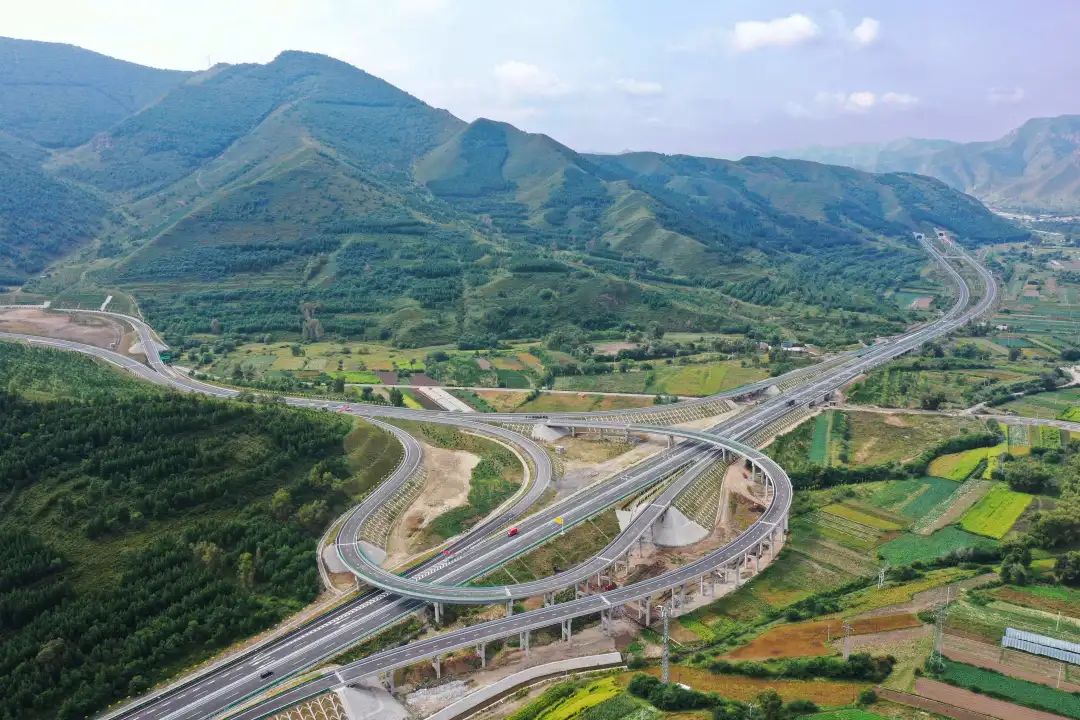 全國近年通車的智慧高速公路大盤點！哪條是你心目中的“天花板”?！