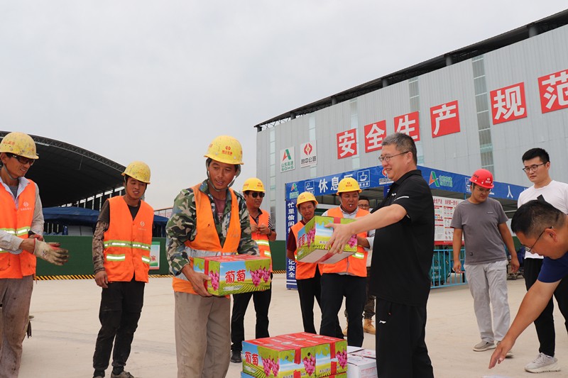 情系農(nóng)民工，慰問暖人心