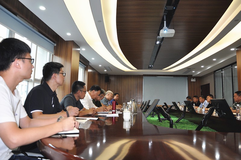 山東公路協(xié)會、淄博市科協(xié)等專家一行蒞臨我公司開展考察指導(dǎo)工作
