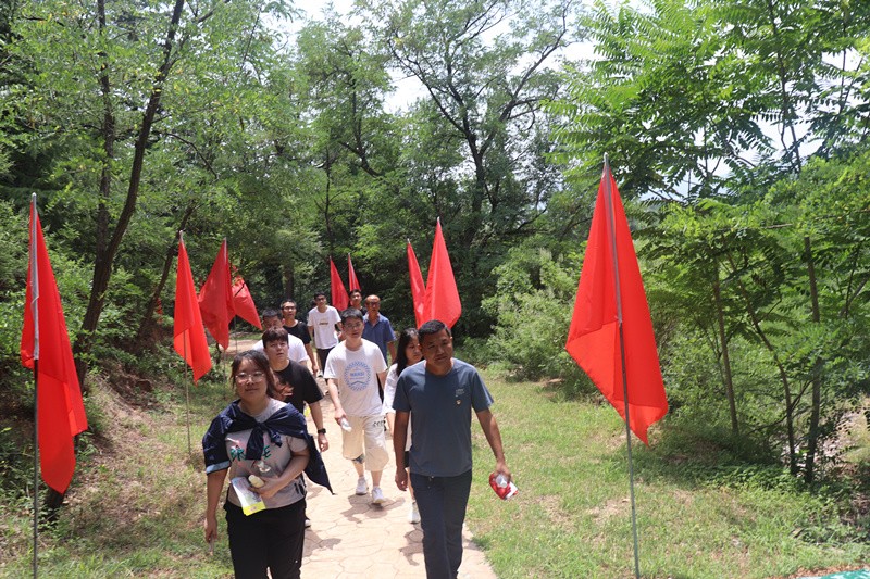 臨臨高速六標(biāo)慶“七·一”主題黨日活動(dòng)