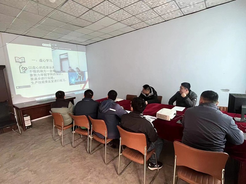 第五區(qū)域項(xiàng)目部跨線開展“開工第一課”培訓(xùn)活動