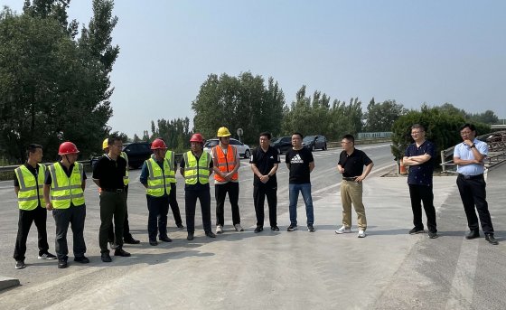 【抓作風(fēng) 創(chuàng)效益】公司在文昌湖梁場、G205沿線施工現(xiàn)場組織召開現(xiàn)場會