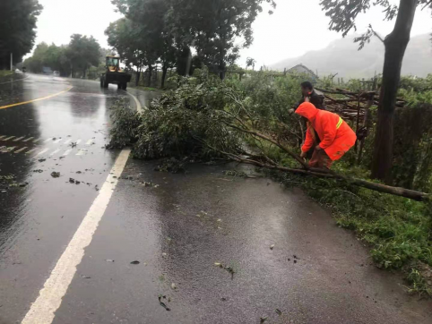 博山小修應(yīng)急防汛，保障道路安全暢通